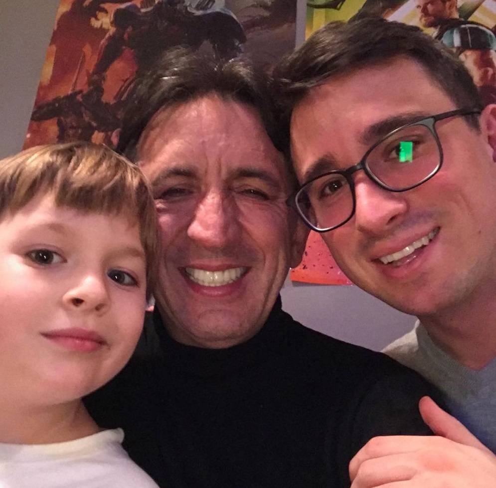 Žika objavio sliku sa sinovima, a komentarom ispod fotografije potpuno ...