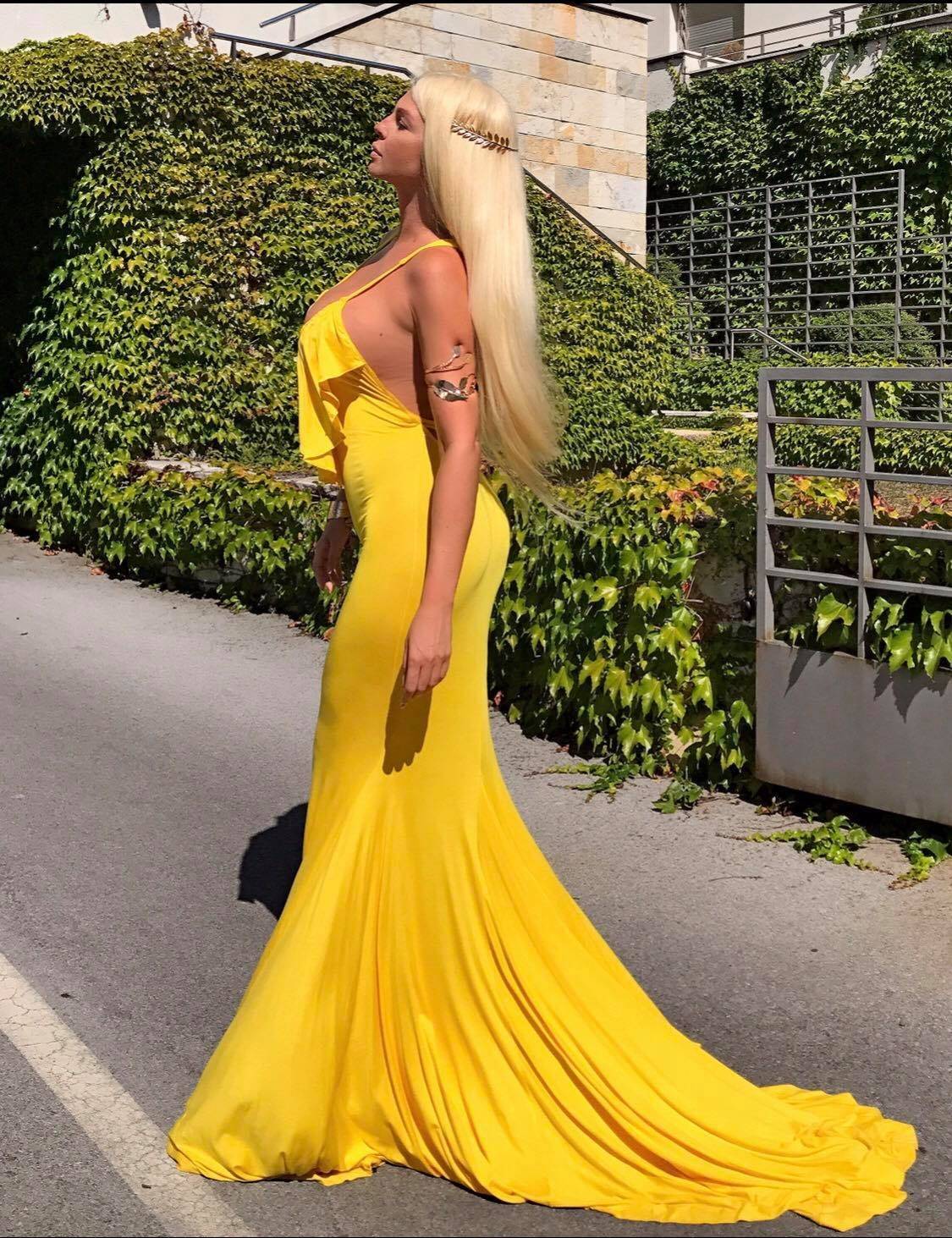 BOMBA Jelena Karleuša Pozirala U Stilu Grčke Boginje (FOTO) - Grand Online