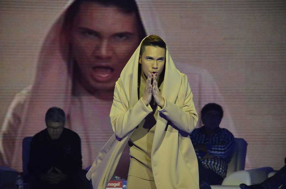 ce9f922d90ba783f55e7abcbf3e4a69055227b11