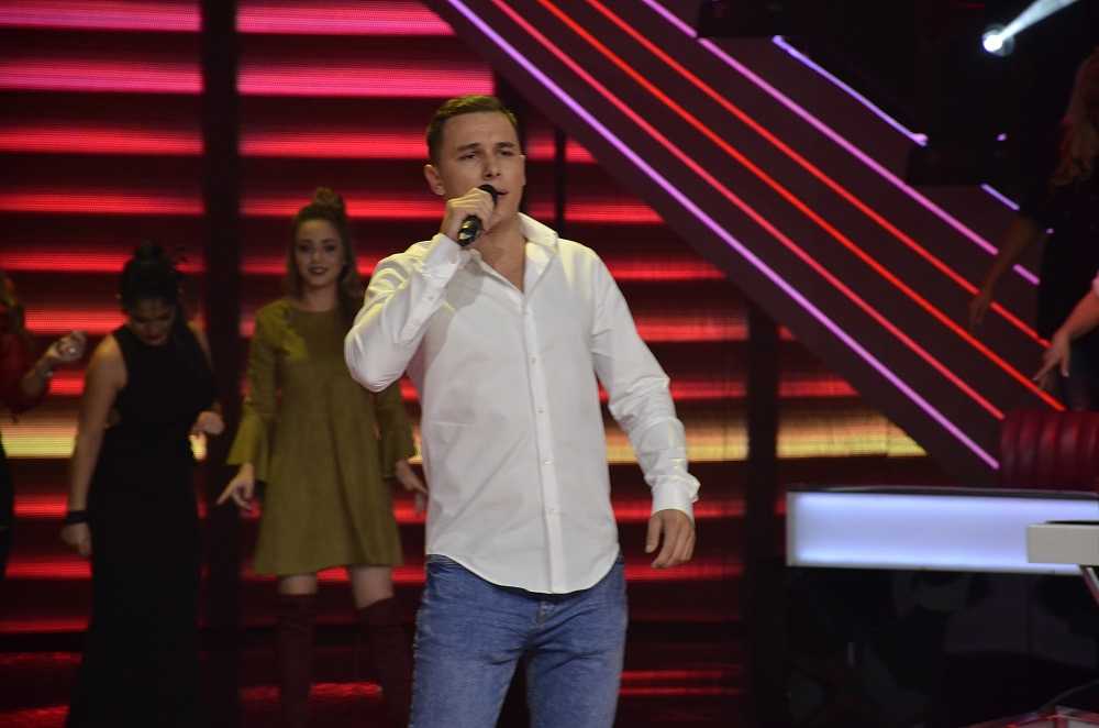 Pevač dobio nesvakidašnju ponudu za doček: "Nisam mogao da je odbijem" 7 f01bea2ebcc05f839370e3a2096f19eb16336513