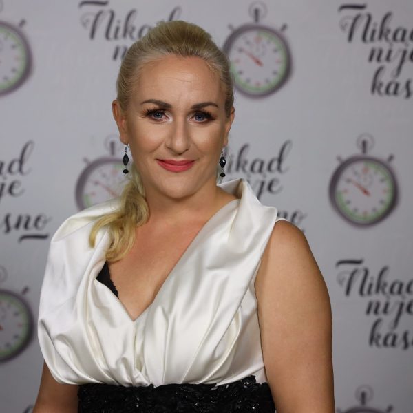 ALEKSANDRA STANISAVLJEVIC 42 GOD. BEOGRAD 10