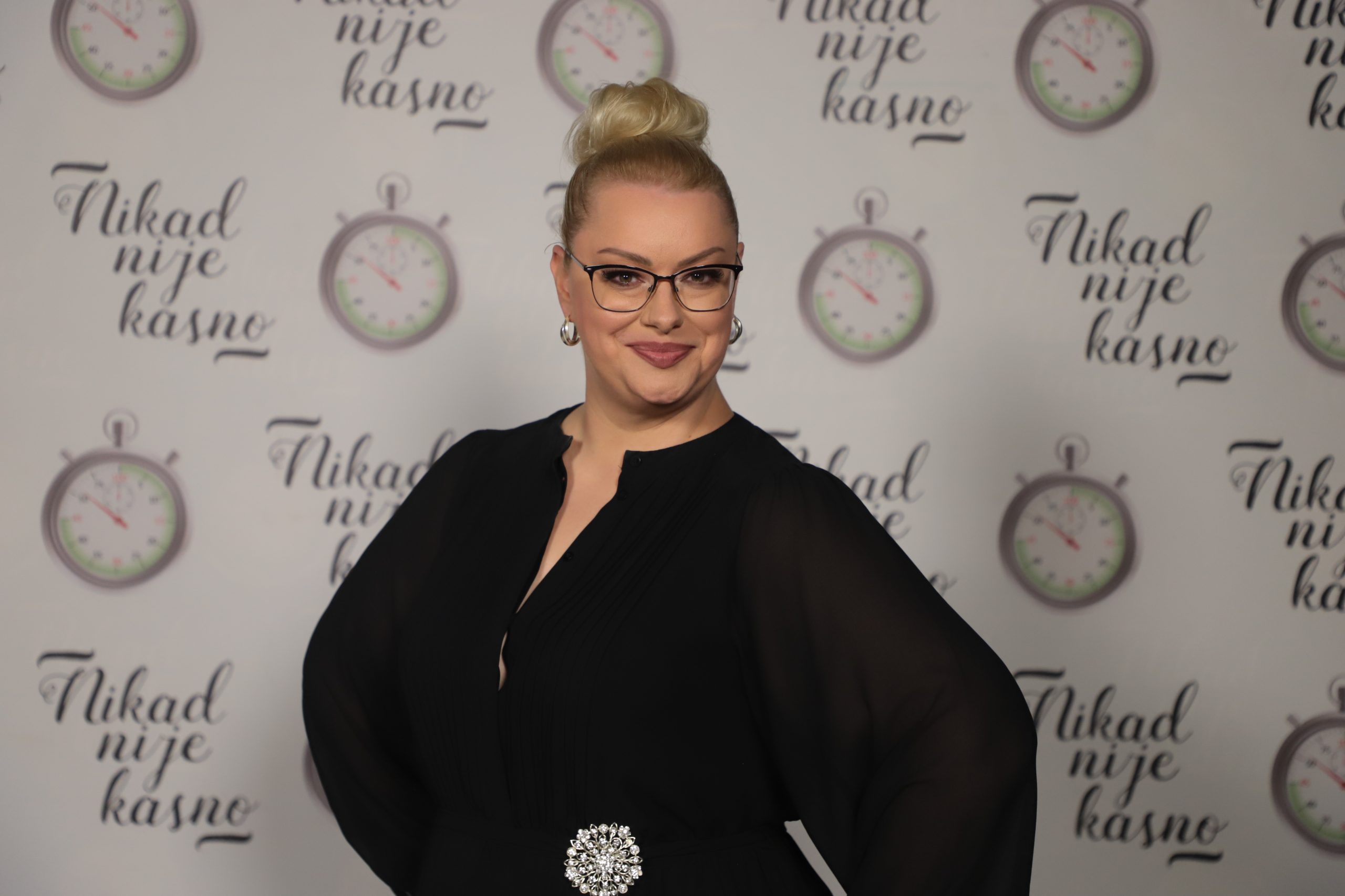 MARINA ANTONIJEVIC 41 GOD. NOVI SAD 10