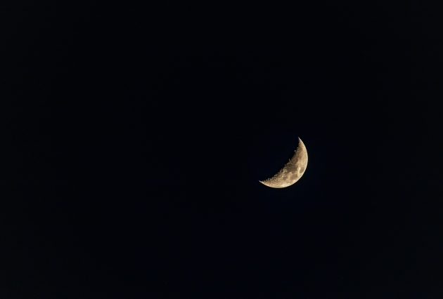 half moon gb27a737e7 1920