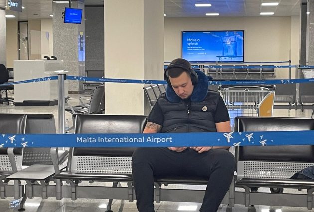 Uros Zivkovic zaspao na aerodromu