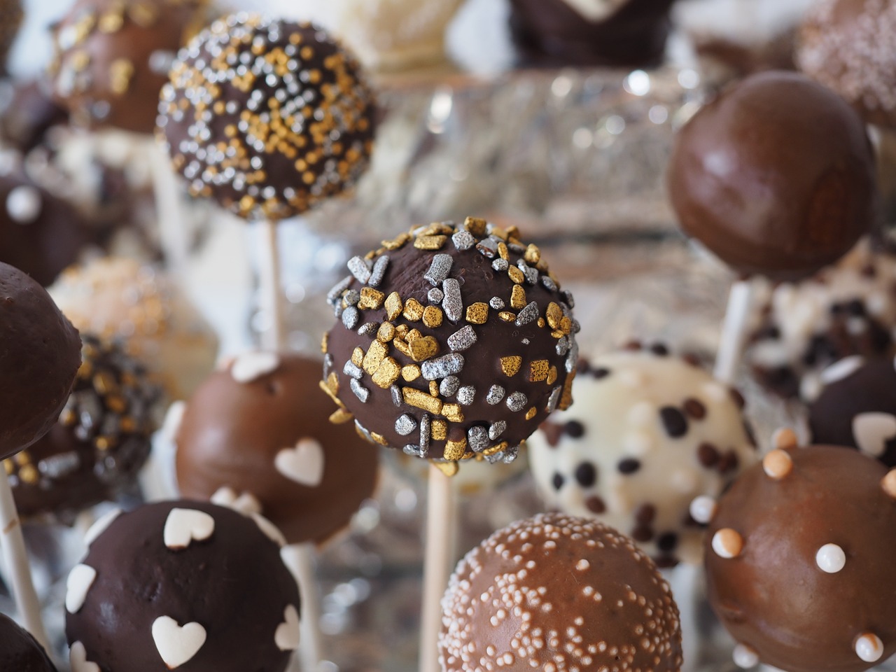 cake pops 693645 1280