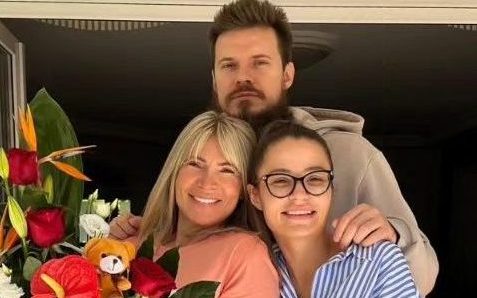 Otkrivamo čime se bavi sin Suzane Jovanović koji postaje tata: Školovao se u inostranstvu, ozbiljan je profesionalac u svom poslu 5 suzana jovanovic slavi rodjendan 2 e1698846307705