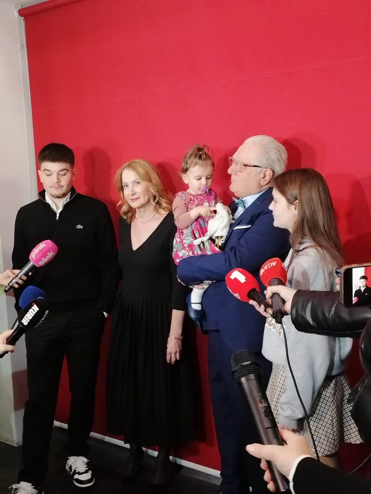 zeljko samardzic sa unucina na koncertu u beogradu 2 1