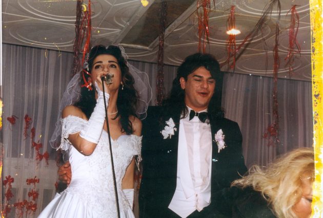 Zbog nje je Nino Rešić postao Nikola: Pogledajte kako je izgledala svadba decenije na kojoj se pojavila cela estrada (FOTO) 14 NINO SVADBA FOTO MUNJA 1