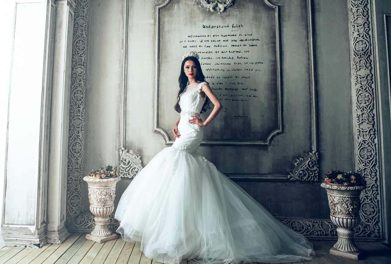 wedding dress 1485984 1280