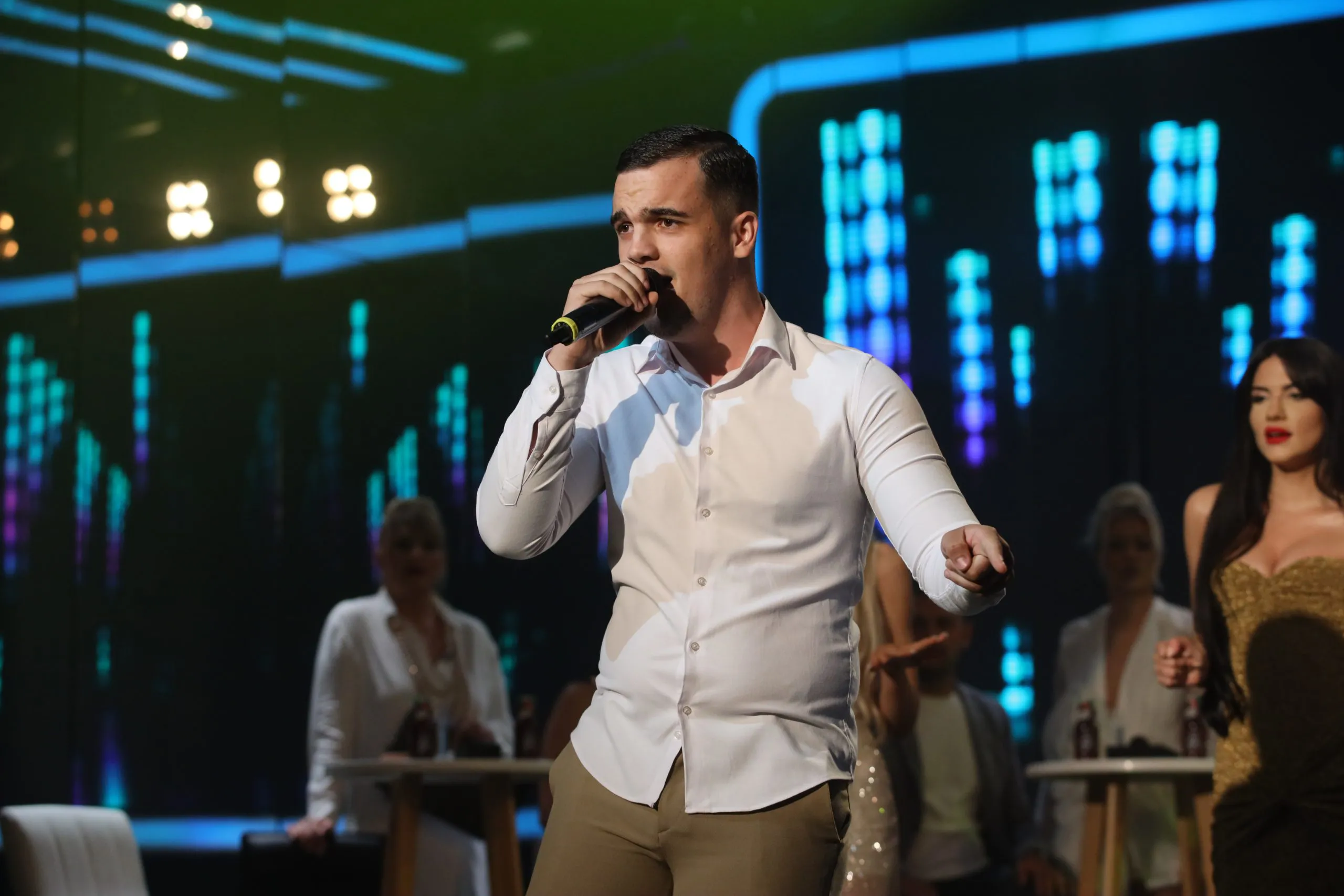 Sestra Inela Nukića uskoro u "Zvezdama Granda", mladi pevač puca od ponosa: "Ako Bog da" VIDEO 5 INEL NUKIC ZGS SNIMANJE 12062024 FOTO MUNJA 7 ok 1