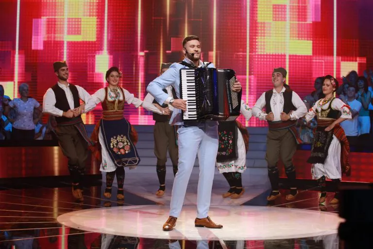 Saša Popović ga vratio kući, a sad je jedan od najpopularnijih pevača iz Zvezda Granda: "Neću da se hvalim" 7 petar krekić zvezde granda
