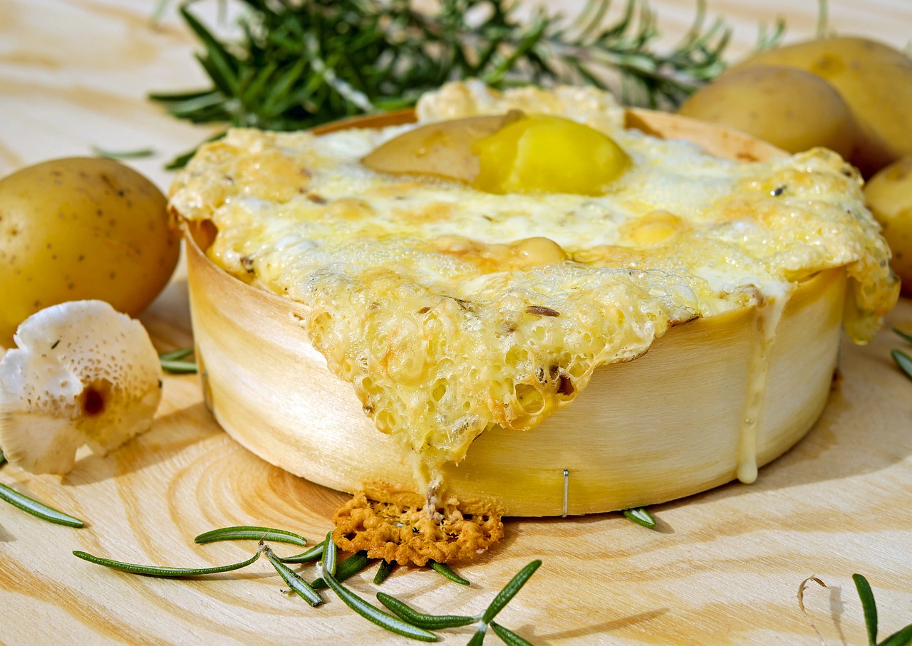 oven baked cheese 2817144 1280 1