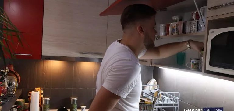 Najbolji narodnjak iz "Zvezda Granda" poseduje kuću kao iz serija, ima čak i baštu VIDEO 13 image 1 14