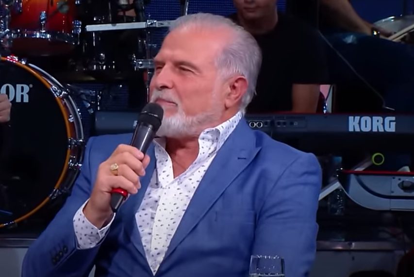 Pevač rođen sa hendikepom, detinjstvo mu nije bilo lako: "Deca su ismevala moju šaku" 5 Screenshot 2024 10 da134406