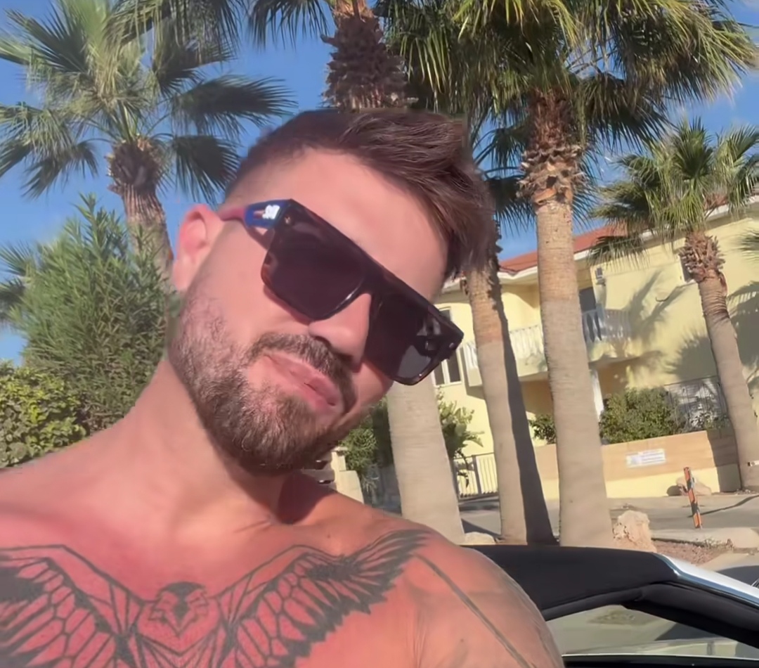 MC Stojan iskeširao 200.000 evra za besan automobil, evo šta sada vozi: "Nova bebica" FOTO 5 Screenshot 20241105 150654 com.instagram.android edit 85662095078073