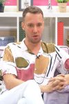 Profesor iz "Zvezda Granda" javno isprozivao ovog pevača i njegovu skandaloznu pesmu: "Ne dajte preglede bolesniku, povraća mi se" (FOTO) 15 dadada 1