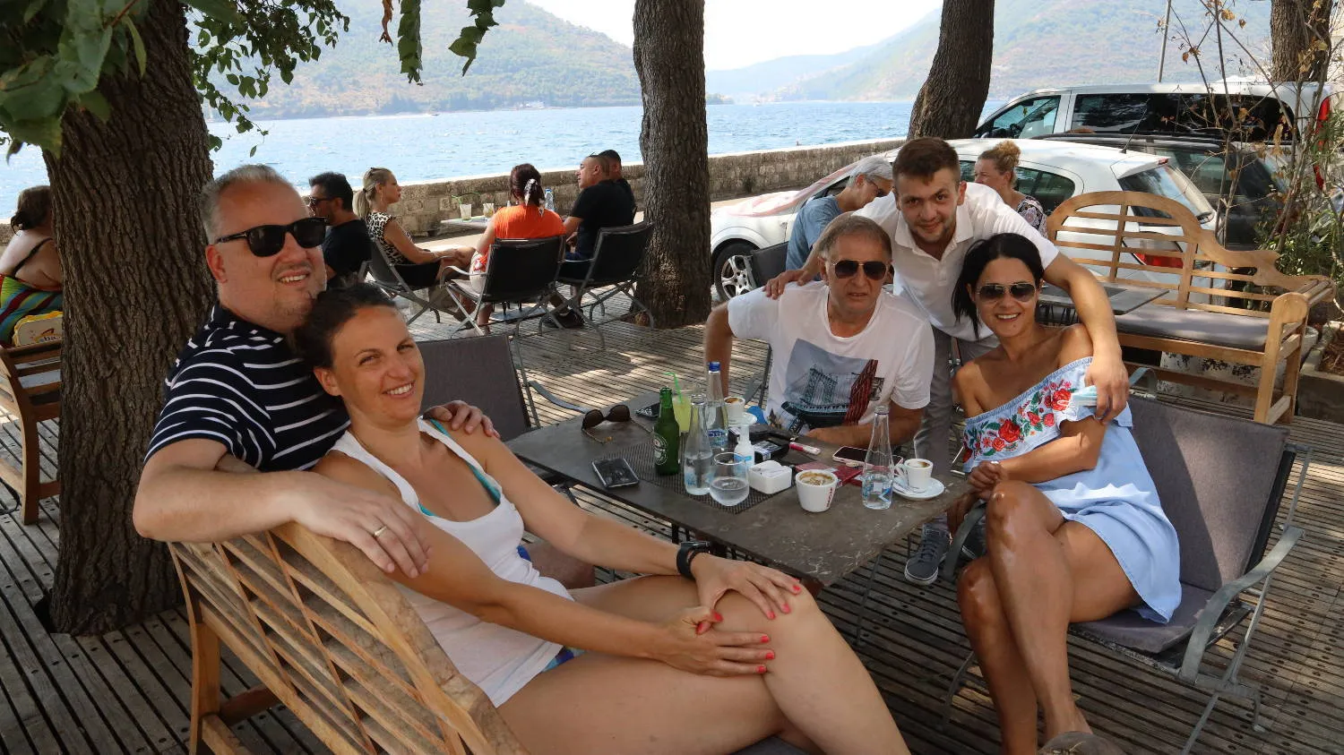 Ovo je supruga Dejana Matića: Pevač tvrdi da joj nije lako sa tri muškarca u kući 10 dejan sa suprugom