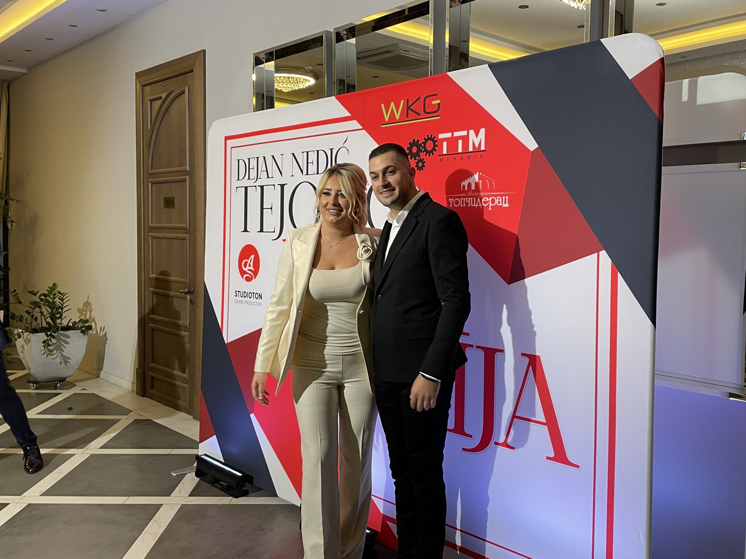 Dejan Tejovac postao otac treći put: Ponosni tata slavio do zore VIDEO 6 tejovac i zena 3