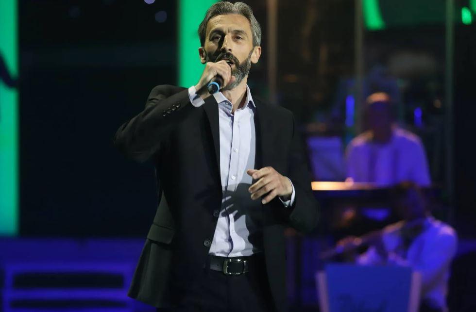 pevač prokockao sve pare
