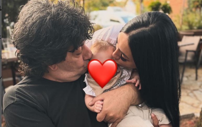 Zorana Simeunović u šetnji sa naslednicom, pokazala koliko je ponosna: "Mamin korak" FOTO 7 zorana i steva simeunovic