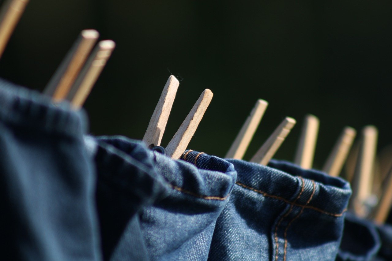 5 grešaka koje svi prave pri pranju veša zbog kojih on ne miriše dugotrajno nakon sušenja 6 clothes pins 8281931 1280