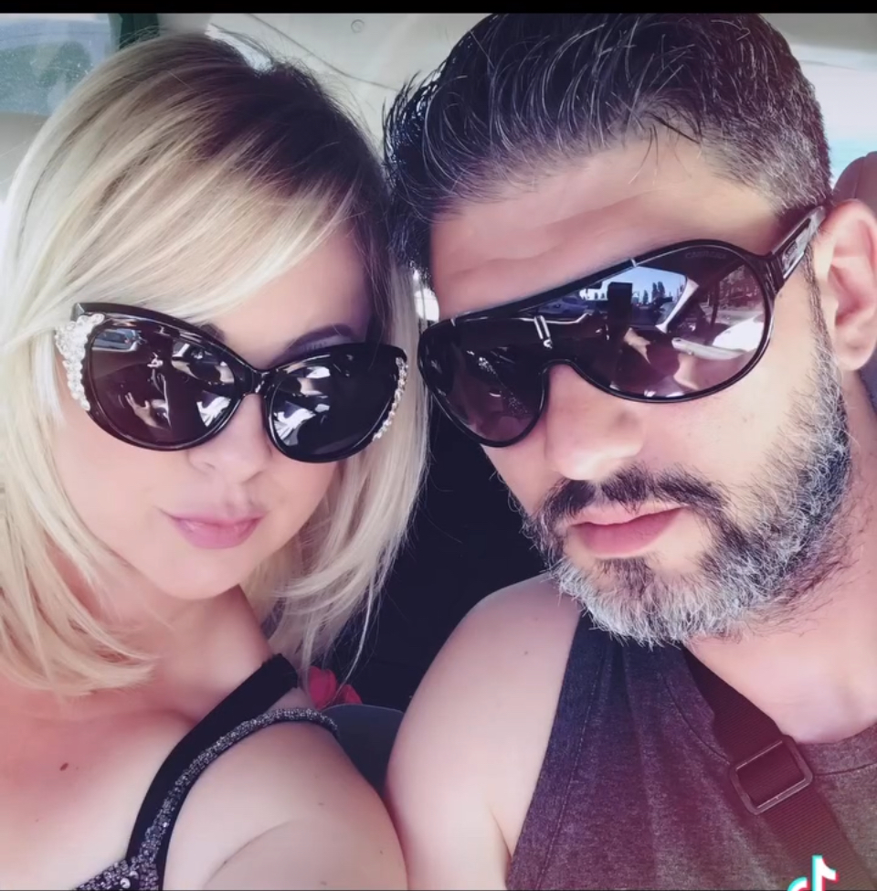 Pevačica se udala zbog papira, ostala 20 godina u braku i rodila troje dece: "Upoznali smo se pred venčanje" 5 Lepa Đorđević