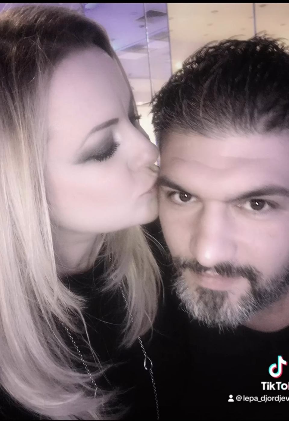 Pevačica se udala zbog papira, ostala 20 godina u braku i rodila troje dece: "Upoznali smo se pred venčanje" 8 Lepa Đorđević