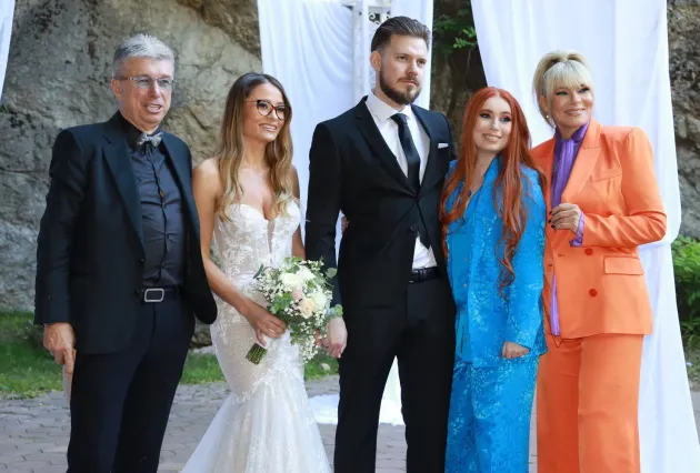 Ovo je sin Suzane Jovanović koji uskoro postaje tata! Saša Popović ga gledao kao svog sina, samo je zbog jednog žalio 9 sasa popovic sa decom