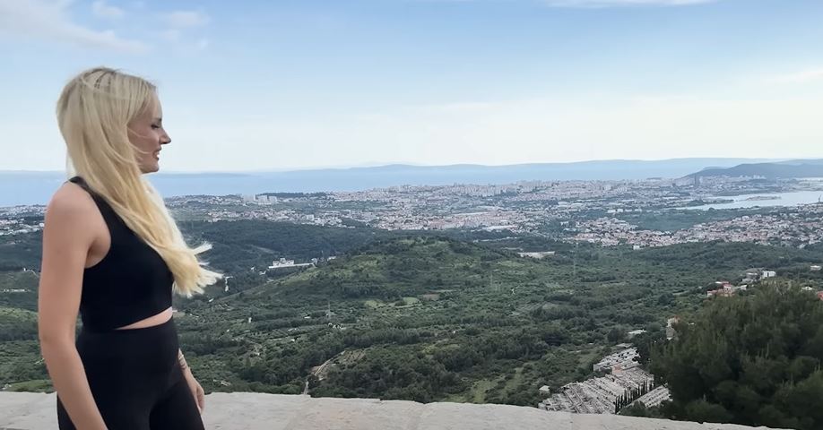 Zvezda Granda živi u kući na moru, a u bašti ispred nalazi se njen raj: "Ovde je najlepši pogled" VIDEO 9 uis
