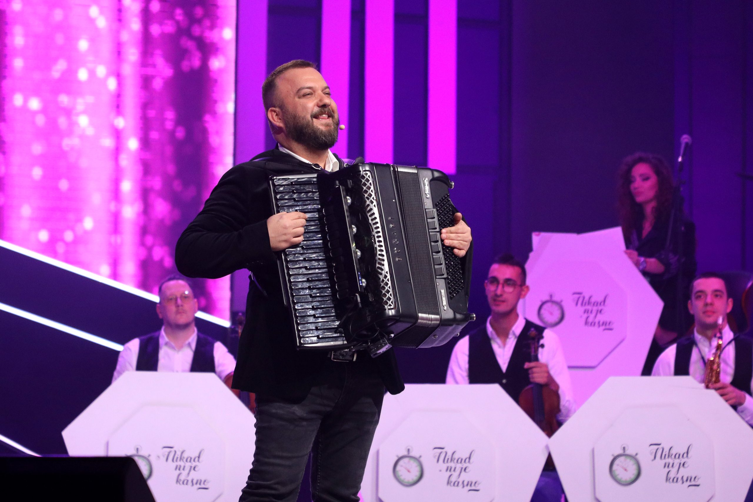 Borko Radivojević harmonikom pokidao svitu, Žika plete vlaško kolo VIDEO 5 BORKO RADIVOJEVIC NNK SNIMANJE 19032025 FOTO MUNJA 19 ok 1