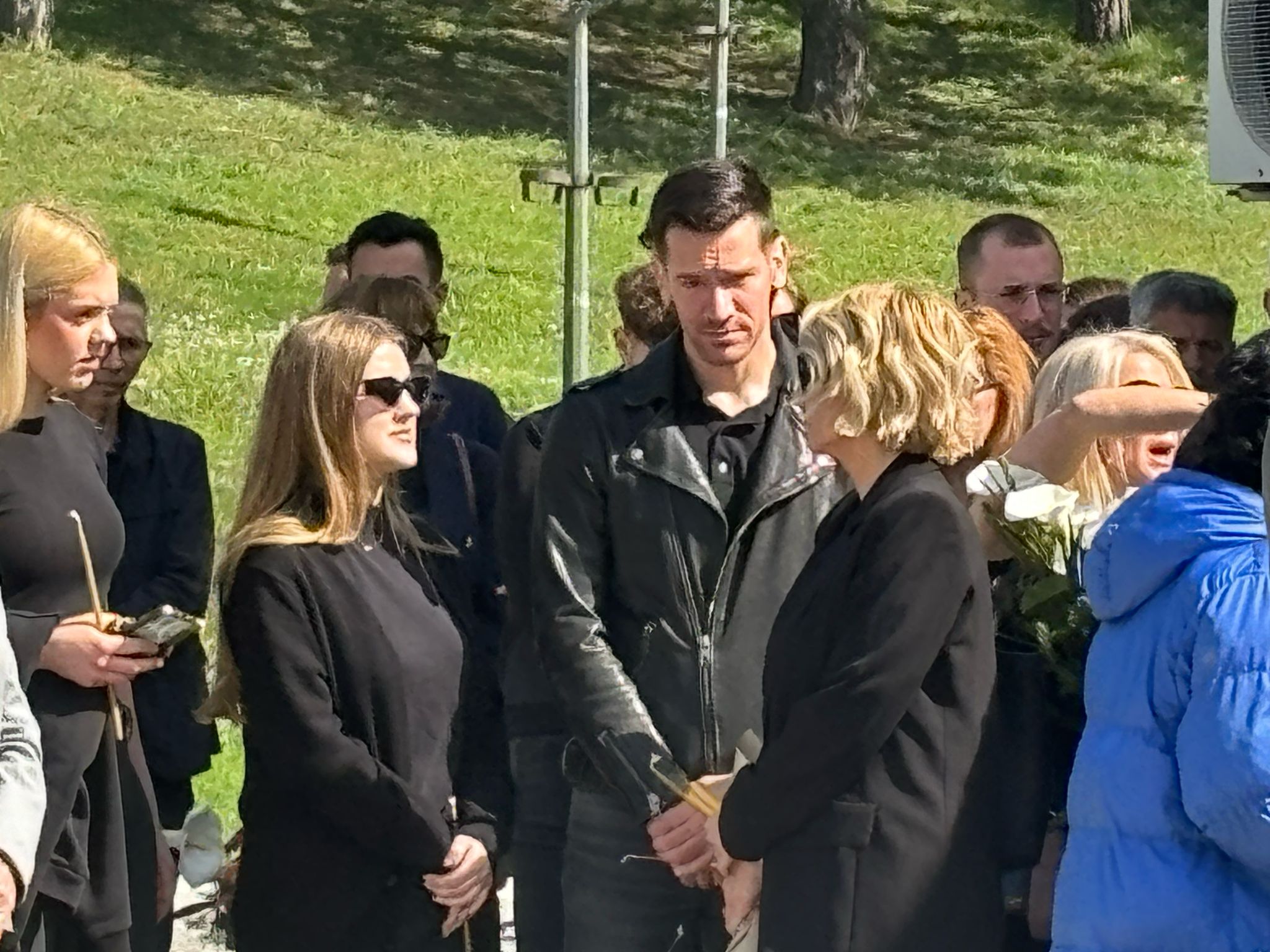 Muk na Lešću: Goca Tržan u suzama na sahrani prijateljice i voditeljke Daniele Boračeve (VIDEO) 6 IMG 20250421 WA0014