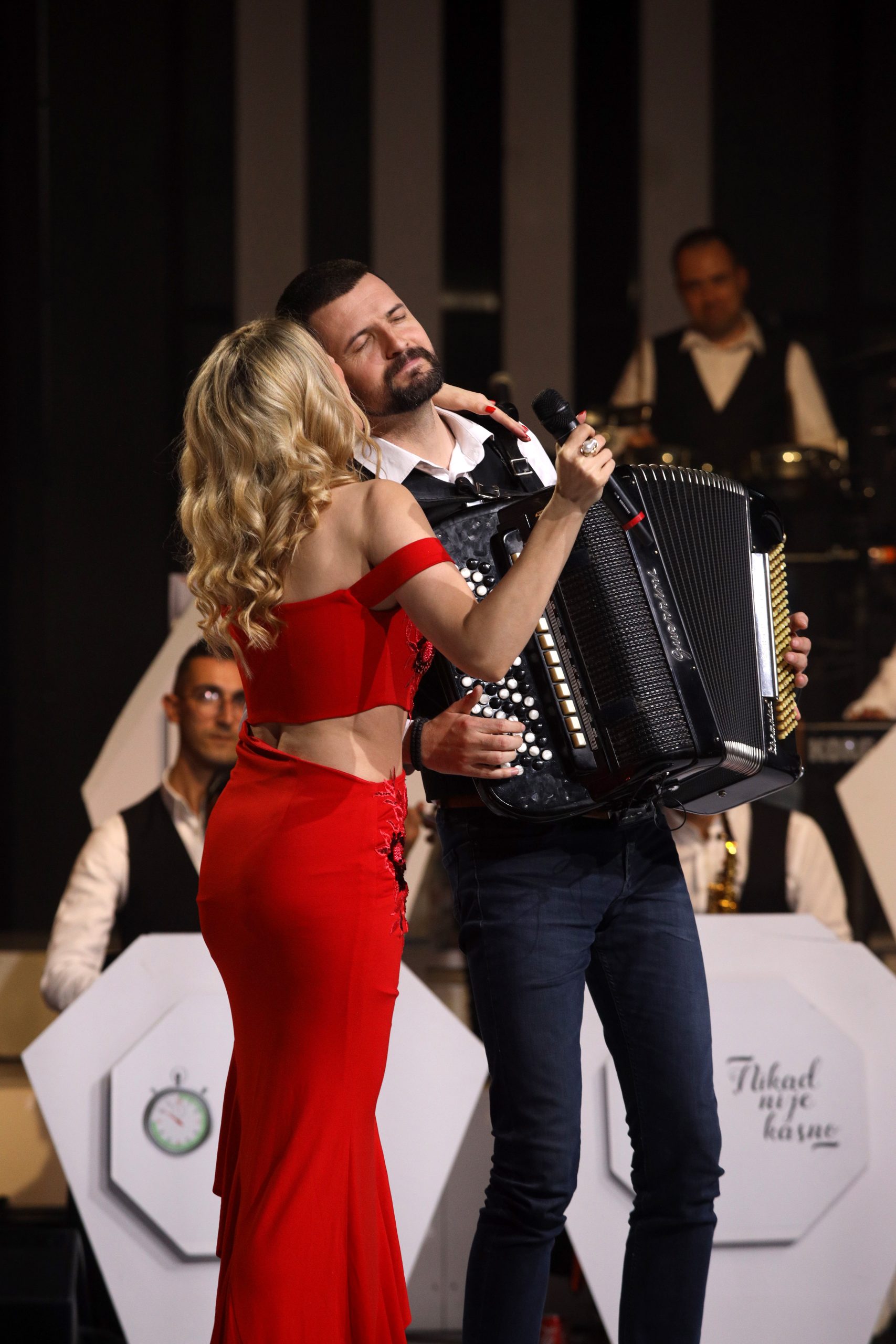 Provodadžisanje na vrhuncu: Ovako izgleda pravo udvaranje u režiji Žike Jakšića VIDEO 8 RADA MANOJLOVIC NNK SNIMANJE 19032025 FOTO MUNJA 89 ok