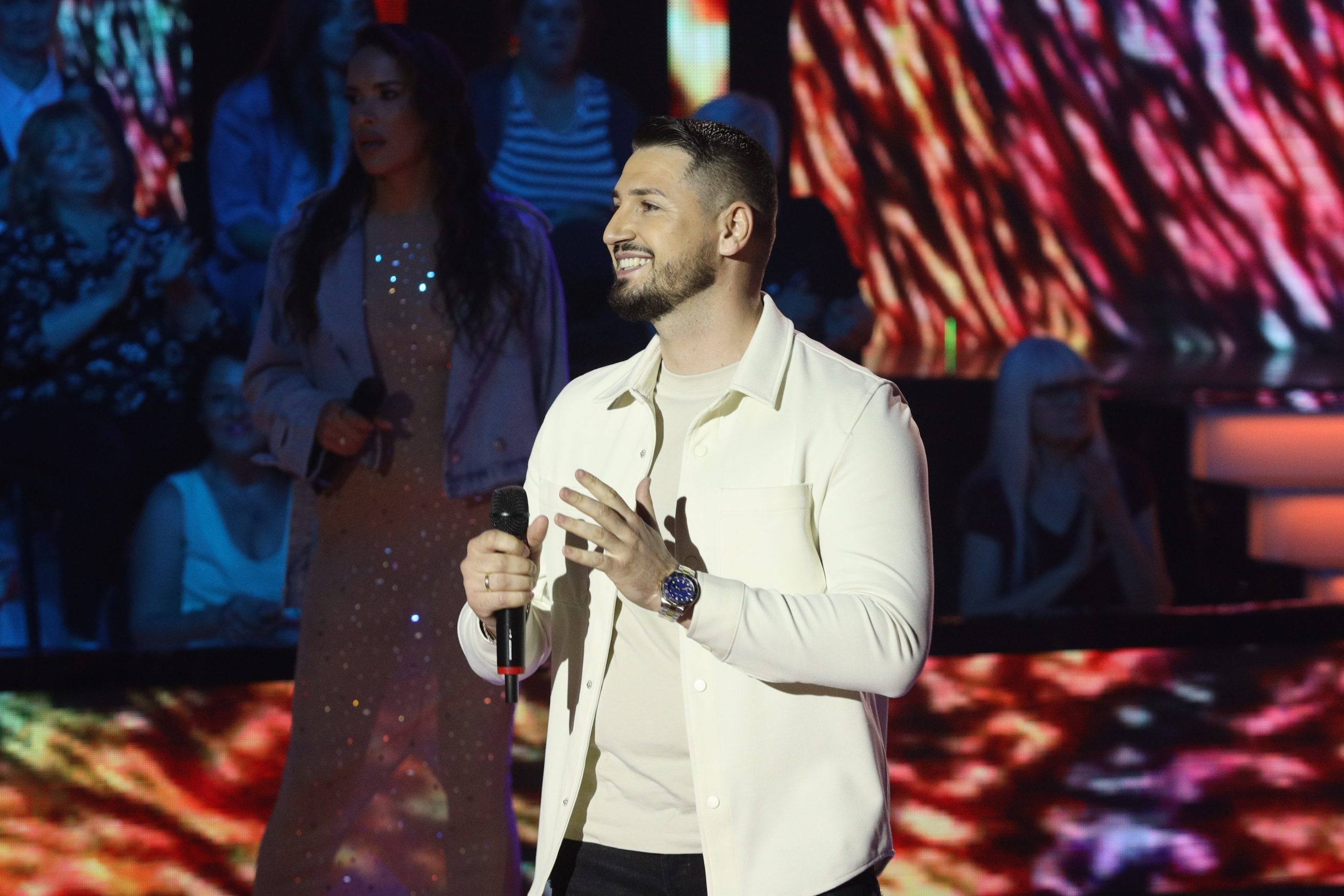 Elvis Mešinović ne izlazi na scenu pre nego što obavi poseban ritual: "Obavezno pola sata pre snimanja to radim" VIDEO 5 0A0A0578