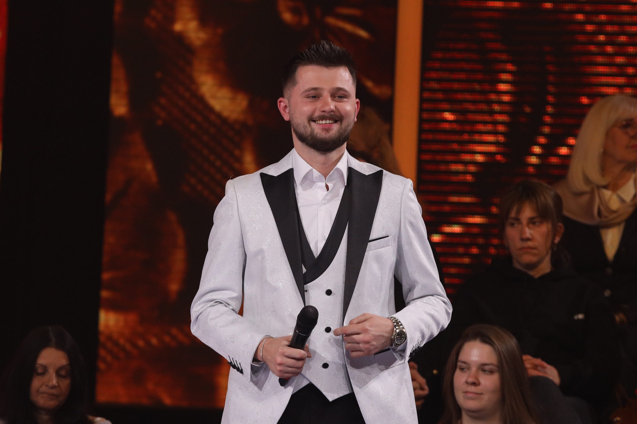 Hit Ljube Aličića u potpuno drugačijem svetlu: Ahmed Sejfić doneo čistu emociju u ''Zvezdama Granda'' 10 0A0A0757