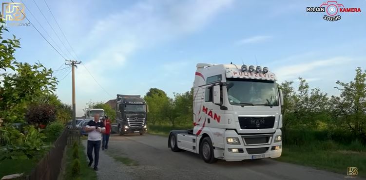 Ćana nije jedina: Pevač na veselje došao kamionom VIDEO 5 1 3