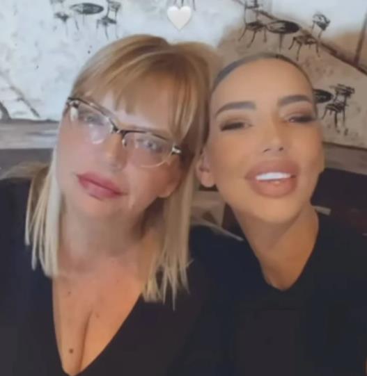 Katarina Grujić pokazala majku: Sada je jasno od koga je nasledila lepotu (FOTO) 7 2293965