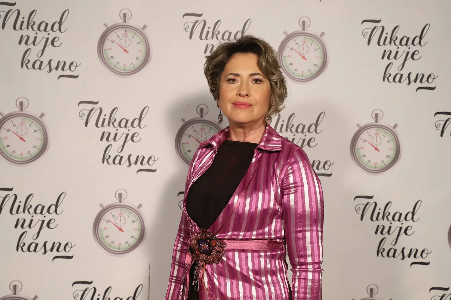 Lek protiv raka nije pronašla, ali put do srca publike jeste: Velika tajna pevačice iz Nikad nije kasno 7 3f6a843a8c3cfb3353b8c223c13726b6d9de38cc