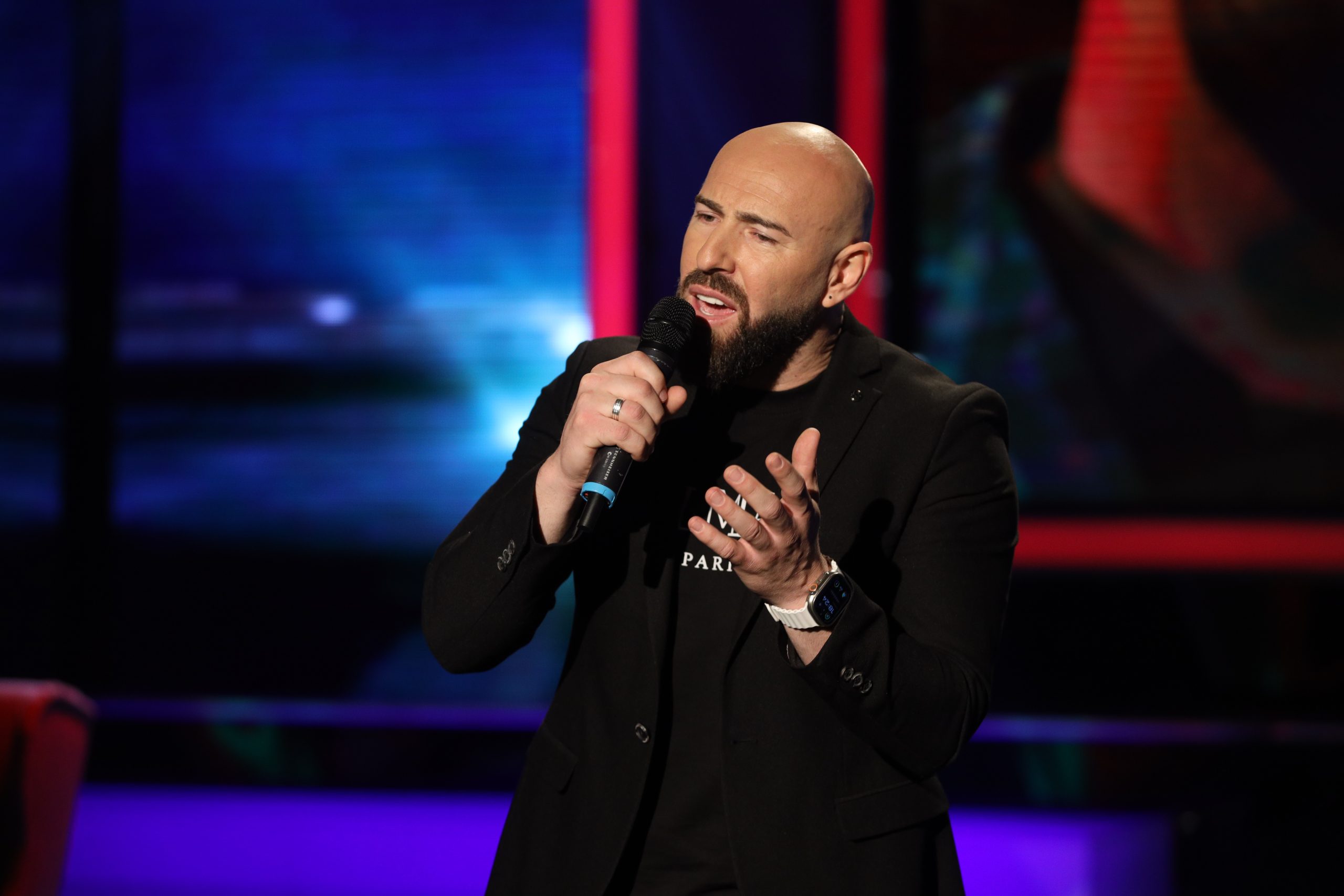 Voditelj zapevao usred emisije, iznenadio čak i pevače (VIDEO) 5 ADNAN NEZIROV GP SNIMANJE 29042025 FOTO MUNJA 49