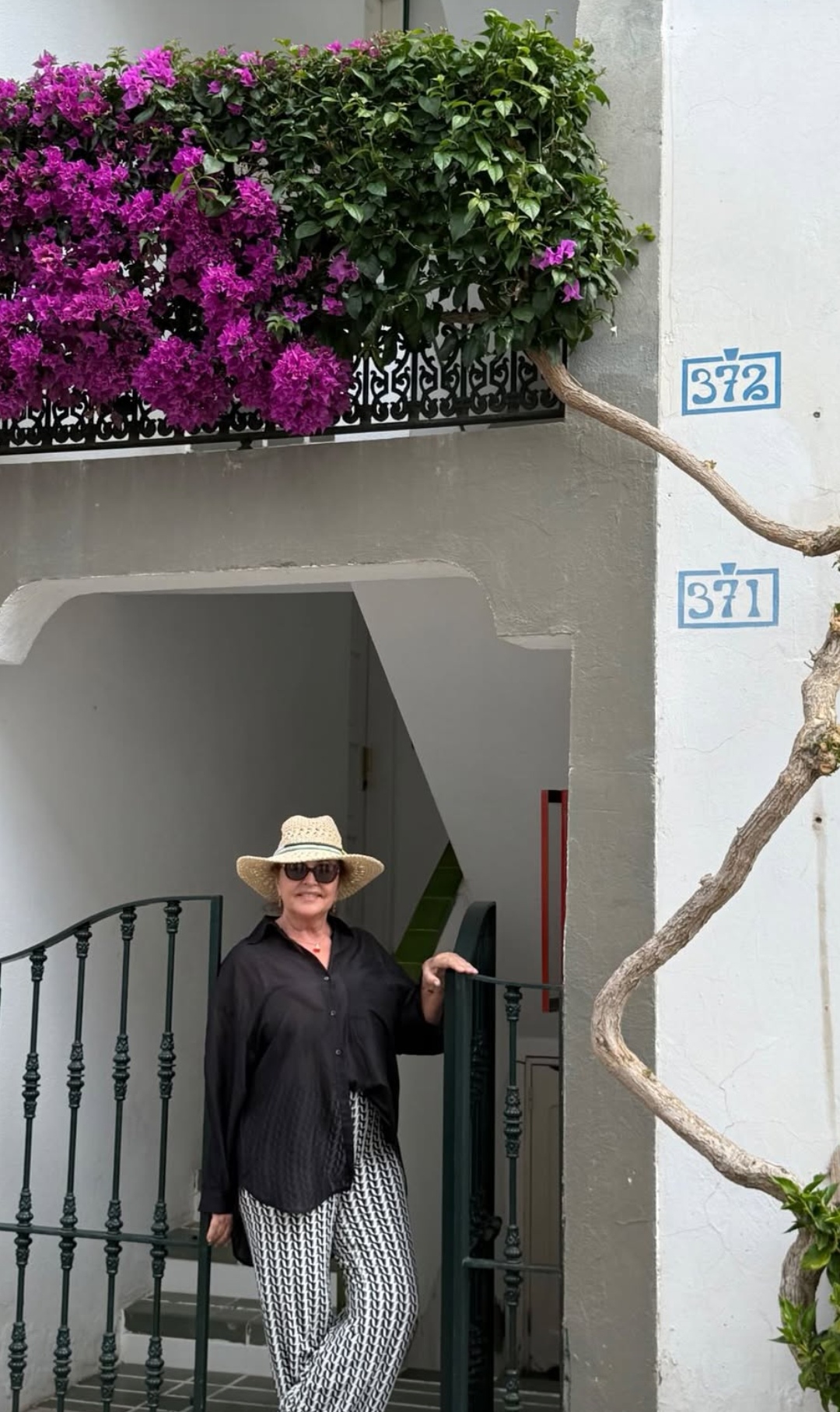 Ana Bekuta uživa na Kanarima: Pevačica obilazi španska ostrva i puni baterije FOTO 6 Ana Bekuta Kanari