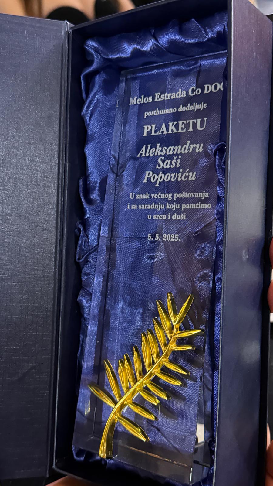 Cela sala je aplaudirala: Saša Popović posthumno nagrađen, evo ko je preuzeo plaketu (VIDEO) 7 IMG 20250506 WA0009