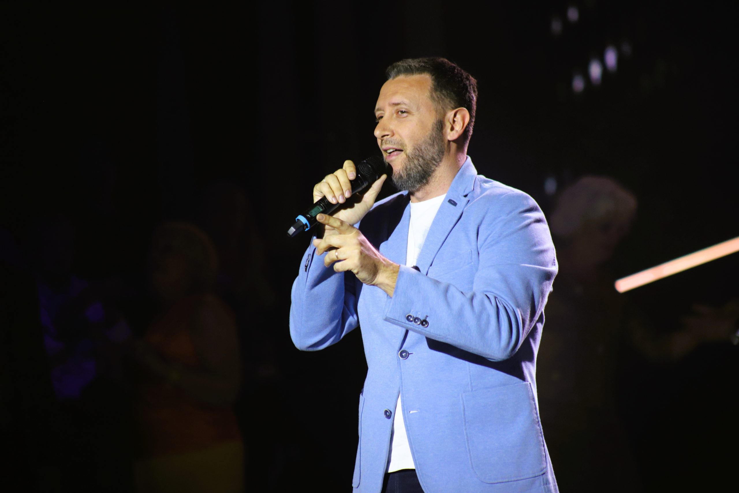Spektakl na sceni, publika na nogama: ''Evo šta se desi kada se udruže Makedonka i Italijan'' (VIDEO) 6 IMG 0297