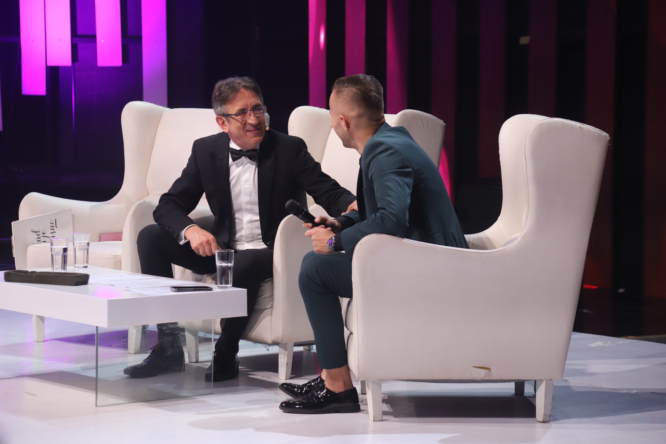 "Mogao si da se obriješ" Zbog izjave Žike Jakšića upućene pevaču ceo studio plakao od smeha : "Ne razumem se u tu modu" VIDEO 5 IMG 2880