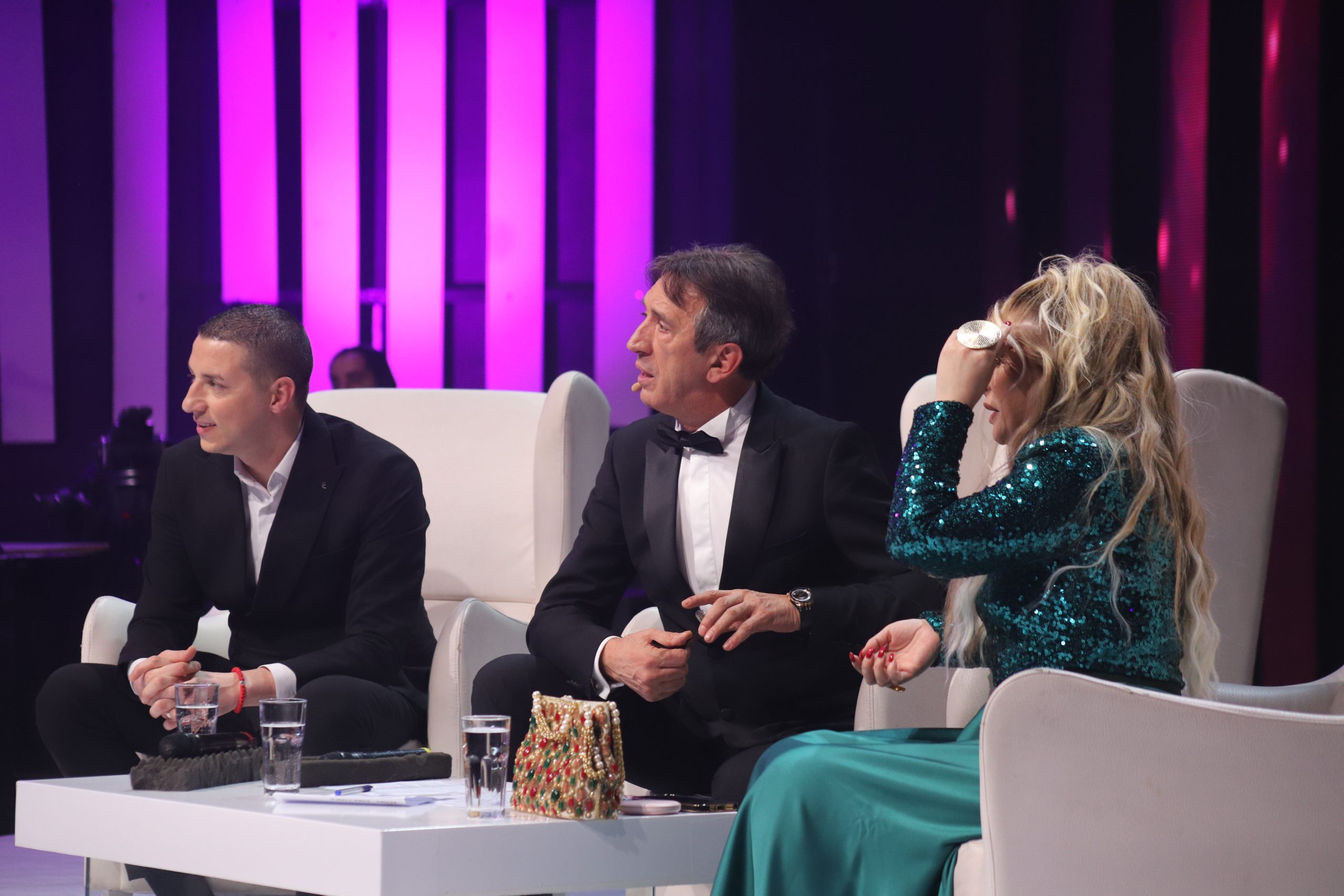 Takmičarka na ivici suza zbog kritika žirija, Žika smirivao situaciju: ''Ej, dobro je, dosta više'' 7 IMG 9048