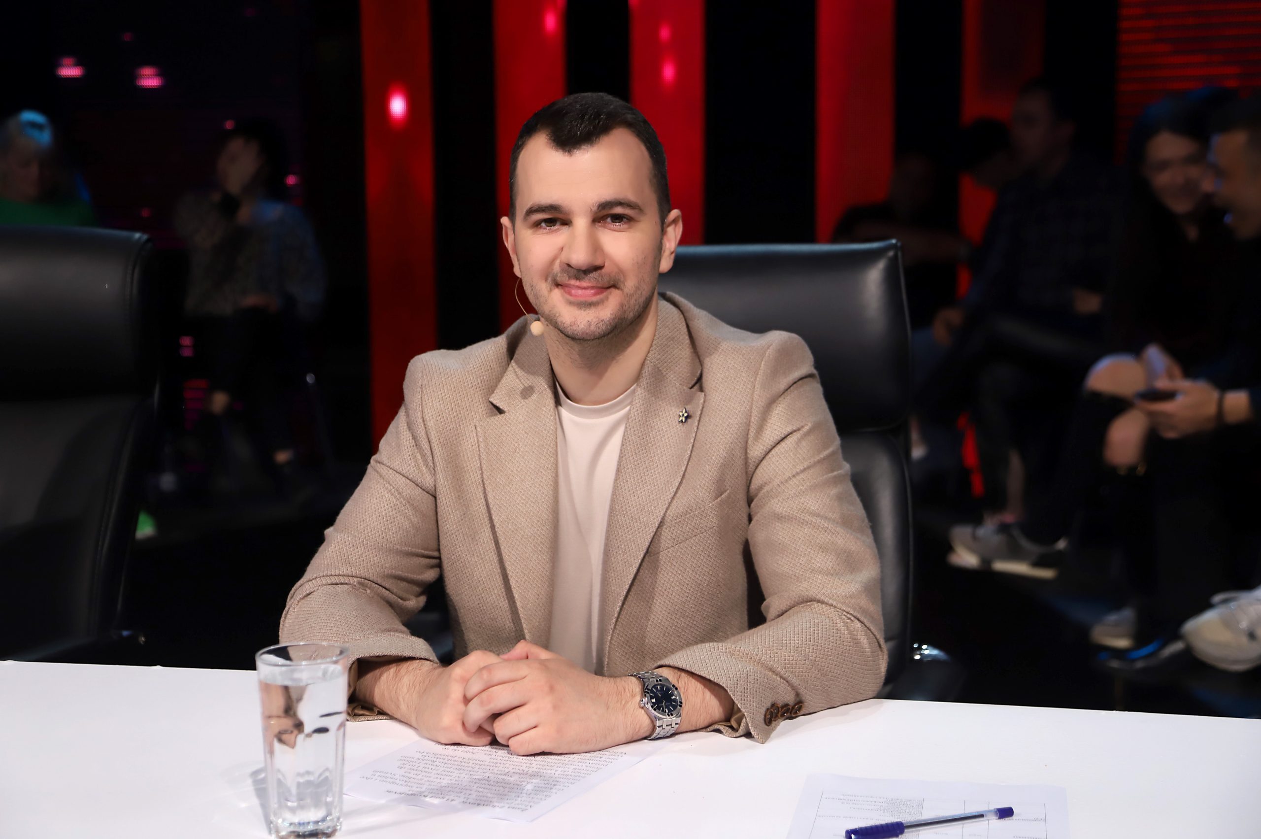 "I dalje sam najmlađi tata u parku" Miloš Brkić otkrio da uživa u igrama sa sinovima, koristi čak i lisice: "Deca su mi svestrana" VIDEO 5 MILOS BRKIC NNK SNIMANJE 07052025 FOTO ELENA 2 ok