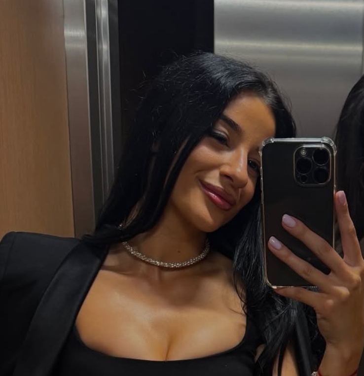 Bivša verenica Darka Lazića pokazala atribute u miniću: Slike iz kluba napravile haos na mrežama FOTO 5 Marina Gagic 3
