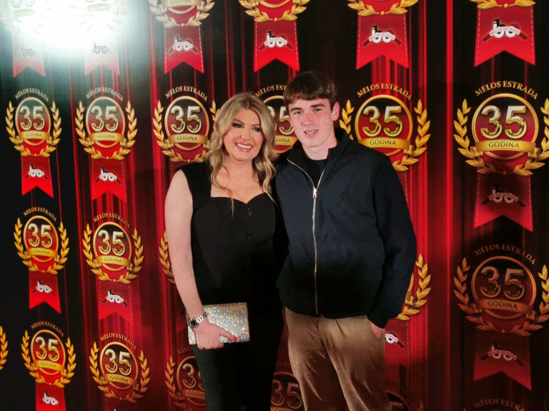 Viki Miljković prvi put u javnosti nakon gubitka brata: "Moja bol će zauvek ostati velika" VIDEO 7 PHOTO 2025 05 05 20 57 50