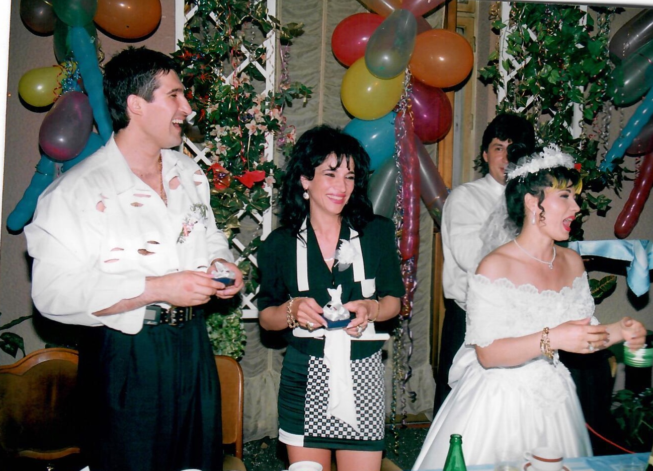 Nikad objavljene fotografije sa svadbe Zlate Petrović i Zorana Pejića: Pevačicin sin iz prvog braka pevao na stolu 7 svadba zlate petrović i peje
