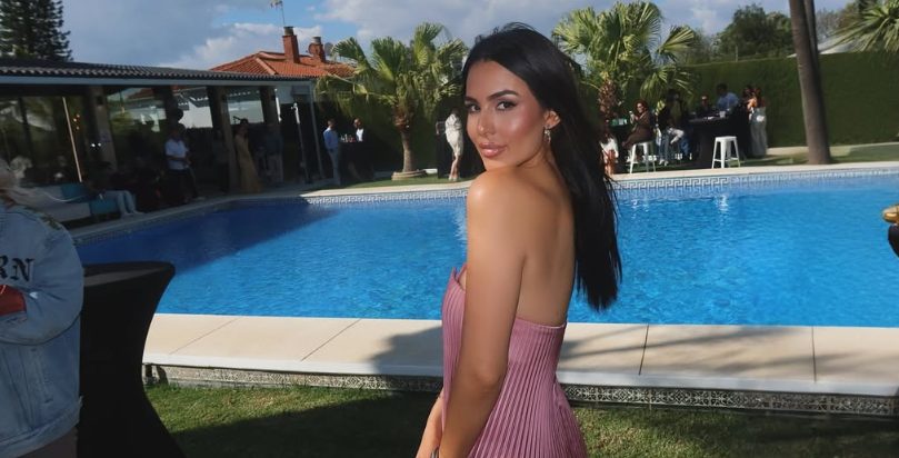 Anastasija zagrlila Bogdanu Ražnatović na slavlju u Sevilji: Snajka i zaova zablistale, ne zna se koja je lepša 5 Screenshot 2025 05 08 091954