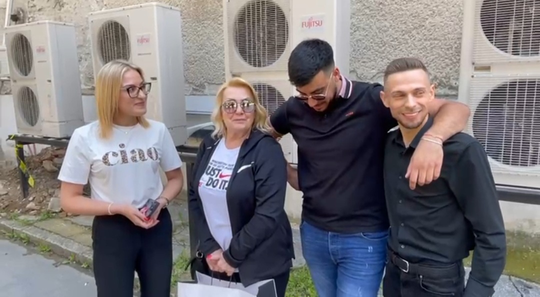 Snežana Đurišić održala lekciju kandidatima ispred studija: "Prva stvar koju treba da nauče je odgovornost" VIDEO 9 Screenshot 20250520 161650 Gallery
