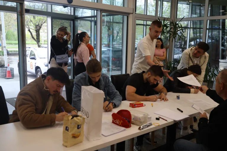 Zavirite na audiciju za Zvezde Granda: Momak razvalio hit Saše Matića, svi aplaudirali VIDEO 8 image 1 7